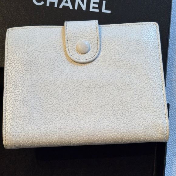 Chanel White Leather Wallet - Picture 3 of 16